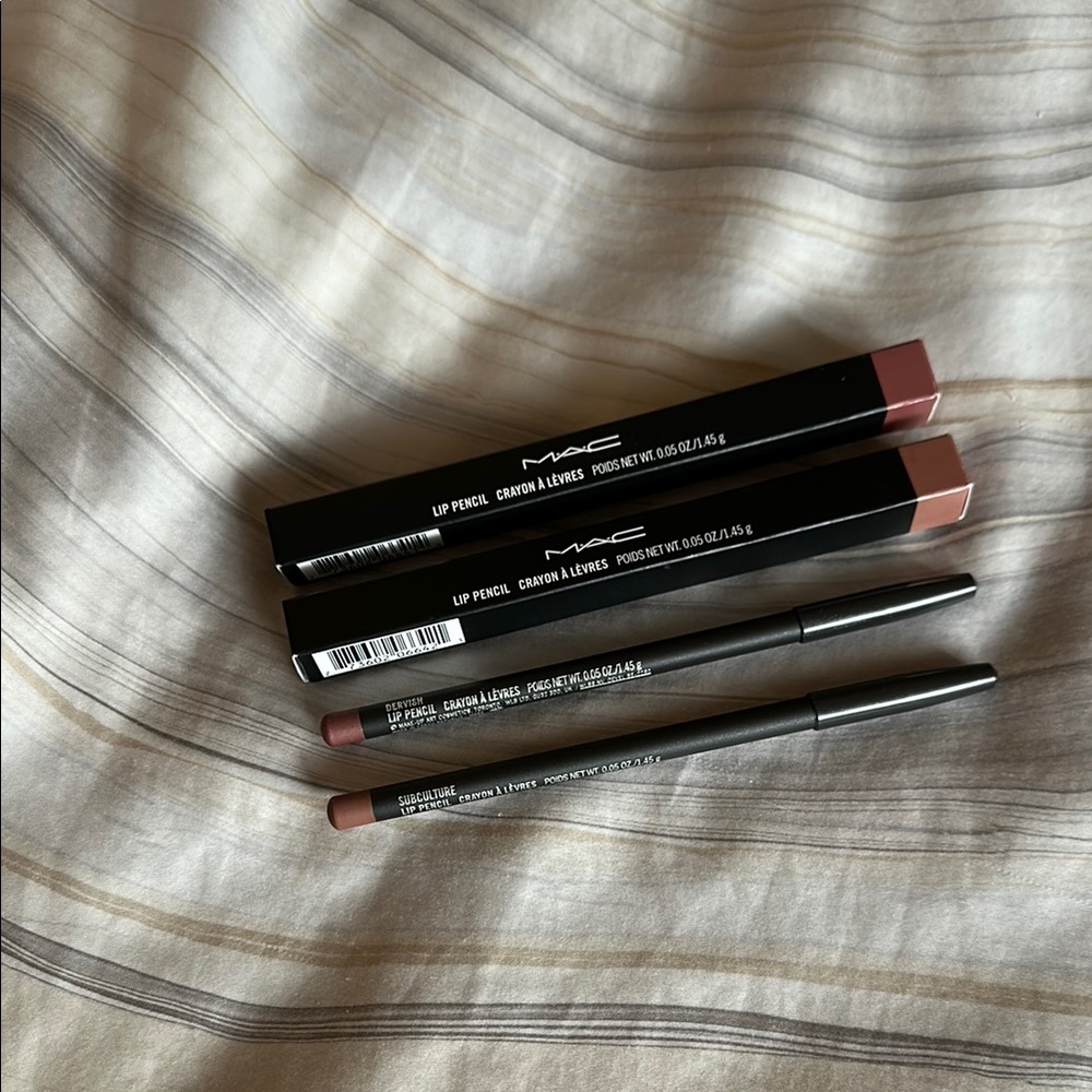 Bundle of 2 MAC Cosmetics Lip Pencils - Dervish and Subculture NIB